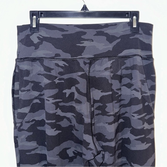Athleta Salutation High Rise Camo Athletic Soft Jogger Powervita Fabric Sz L - Picture 9 of 11